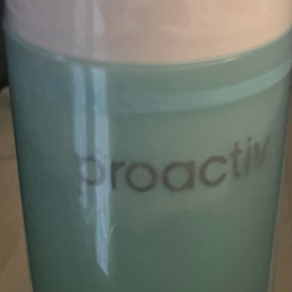 Proactiv White and Blue Skincare Trio - Picture 14 of 16